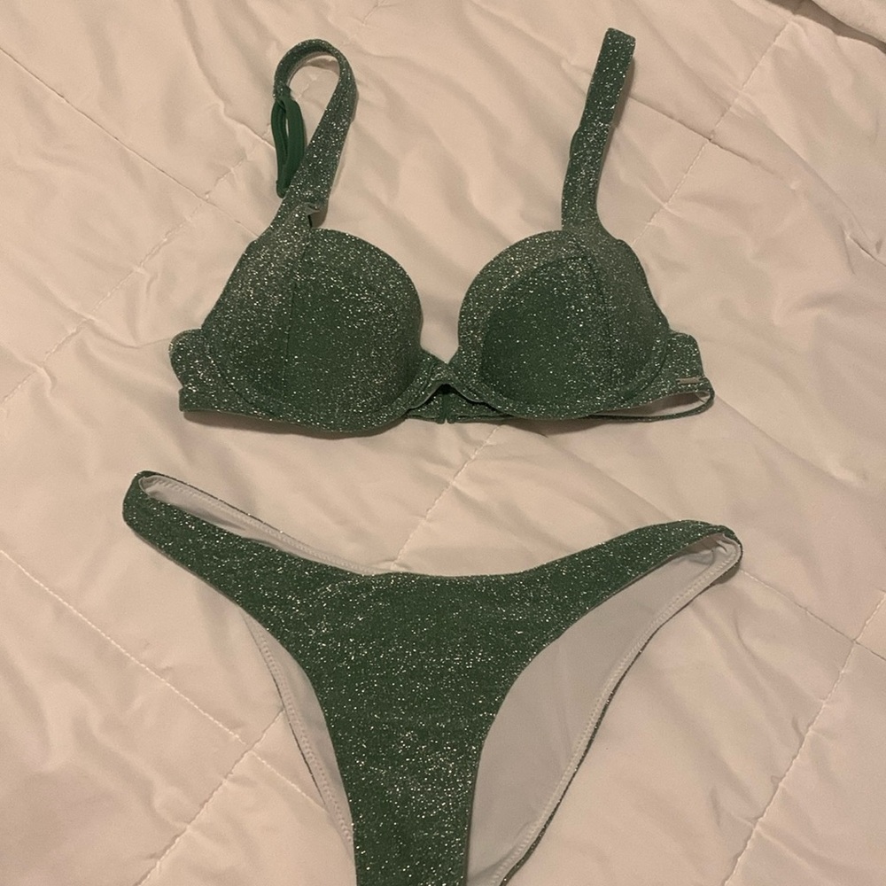 • VS Swimsuit •